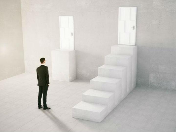 «Το ουσιαστικό πρόβλημα του καπιταλισμού εντοπιζόταν στην αδυναμία του να φροντίσει τους φτωχούς, τους άρρωστους, τους ηλικιωμένους, τους ανήμπορους. Οι Sidney και Beatrice Webb κατάφεραν να συνθέσουν τον ιδεαλισμό και την πραγματικότητα του καπιταλισμού σ’ ένα ρεαλιστικό πολιτικό κίνημα που δικαιώθηκε με την μεταπολεμική υιοθέτηση του συστήματος κοινωνικής ασφάλισης του Beveridge.»