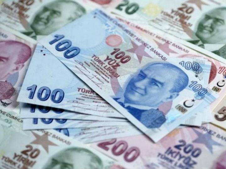«Επειδή η Τουρκία έχει εξαιρετικά χαμηλό δημόσιο χρέος της τάξης του 30% του ΑΕΠ της σε σύγκριση με το αντίστοιχο 180% ΑΕΠ της χώρας μας, έχει μεγάλα περιθώρια δανεισμού από το εξωτερικό, προκειμένου να χρηματοδοτήσει την στήριξη του νομίσματός της, το εξοπλιστικό της πρόγραμμα και γενικότερα την οικονομική της ανάπτυξη.»