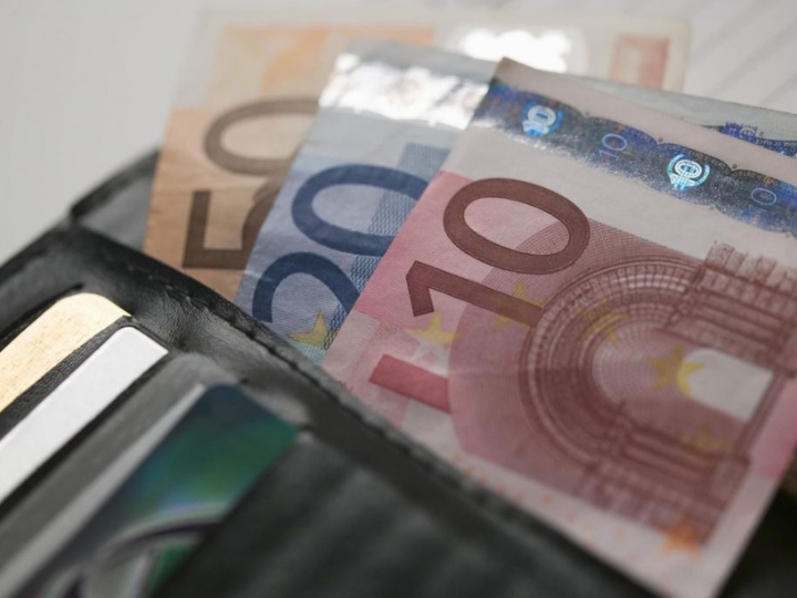 «Γιατί η χώρα μας, σύμφωνα με στοιχεία της E.E, από το 2016 έως σήμερα επί προϋπολογισμού βοηθείας πάνω από 125 εκατ. ευρώ απορρόφησε μόλις 9 εκατ. ευρώ, δηλαδή περίπου το 7,2% του συνολικού ποσού; Ποιος ο κύριος λόγος;»