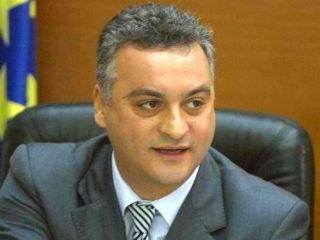 Η Ευρωπαϊκή Ένωση συμβάλλει ποικιλοτρόπως στην ενίσχυση της ελληνικής οικονομίας με στόχο να στηρίξει τους Έλληνες επιχειρηματίες. Κεντρικό θέμα συζήτησης αποτελεί πλέον η βελτίωση της ανταγωνιστικότητας των μικρομεσαίων επιχειρήσεων (ΜμΕ) και ειδικότερα η διευκόλυνση της πρόσβασης τους στη χρηματοδότηση.