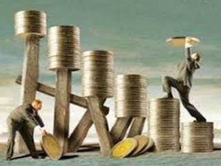 Όλοι μας κυνηγούμε φυσικά το κέρδος και όχι την ζημία, είμαστε δηλαδή κερδοσκόποι! Όταν εργαζόμαστε το κάνουμε διότι κερδίζουμε σε υλικό και ψυχικό επίπεδο (χρήματα, απόλαυση εργασίας, κλπ), όταν διαβάζουμε ένα βιβλίο κερδίζουμε σε πνευματικό επίπεδο, όταν προσφέρουμε στον συνάνθρωπο ή κάνουμε μία δωρεά κερδίζουμε σε ψυχικό επίπεδο (ικανοποίηση προσφοράς), όταν αγοράζουμε οποιοδήποτε αγαθό ή υπηρεσία το κάνουμε διότι κάτι κερδίζουμε από αυτό.