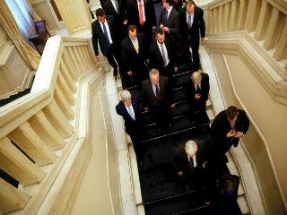 Όλα αυτά αφήνουν αδιάφορους τους εγκεφάλους της Ουάσινγκτον, αλλά και της Ε.Ε., που δεν τα ακούνε και ταυτόχρονα αρνούνται να ερευνήσουν αυτές τις σοβαρές καταγγελίες.