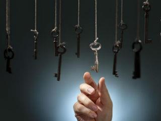 Είναι καιρός να σταματήσουν οι «διεκδικήσεις» με κριτήρια αριστερισμού εποχής ψυχρού πολέμου και η Κύπρος να ενταχθεί στο ΝΑΤΟ μήπως βρει ησυχία και τον ορθό βηματισμό προς την πρόοδο και την Ειρήνη.