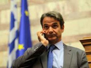 Υπό αυτή την έννοια, ο κ. Κυριάκος Μητσοτάκης και οι περί αυτόν σύμβουλοί του, αντί να ξορκίζουν τις ιδιωτικοποιήσεις και το υπερταμείο, ας μάς πουν πώς θα αποκαταστήσουν κλίμα εμπιστοσύνης όταν αυτοί κληθούν να κυβερνήσουν και με ποιους τρόπους θα προχωρήσουν οι ιδιωτικοποιήσεις, οι οποίες έτσι κι αλλιώς είναι αναπόφευκτες.