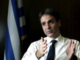 Η συζήτηση λοιπόν για το μέλλον της Ευρώπης που αναγκαστικά πλέον θα γίνει –όχι μόνον στην Ελλάδα αλλά και, κυρίως, στην Ευρώπη– προσφέρει στον Κυριάκο Μητσοτάκη πεδίον δόξης λαμπρόν να ξεδιπλώσει τις ικανότητές του εκείνες για τις οποίες κάποιοι εντός (αλλά, κατά το πλείστον, εκτός) ΝΔ διέκριναν και για τις οποίες τού ανέθεσαν την εντολή να ηγηθεί του κόμματος, ίσως δε αργότερα και της χώρας.