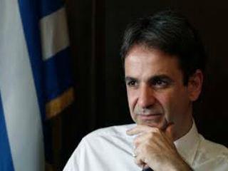  Όπως ήδη γράψαμε, ο επόμενες εκλογές θα γίνουν σε βαρύ πολιτικό τοπίο, με μία κυβέρνηση που θα παίζει τα ρέστα της. Είναι πολύ πιθανόν τον Οκτώβριο 2018 να έχουμε διπλές κάλπες –εθνικές εκλογές και δημοψήφισμα για αλλαγή Συντάγματος. Δεν αποκλείεται, επίσης, σε περίπτωση μη αυτοδυναμίας της ΝΔ, να υπάρξει οικουμενική κυβέρνηση και νέα εκλογική αναμέτρηση τον Μάϊο 2019 ταυτόχρονα με τις ευρωεκλογές. 