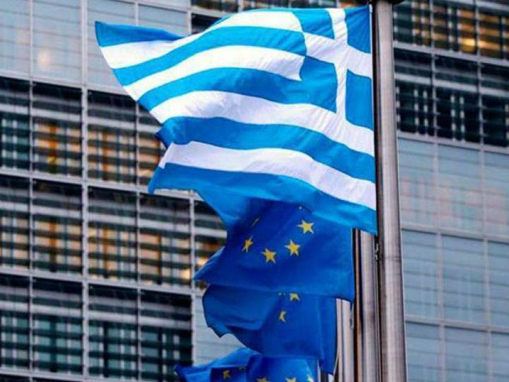 Όπως αναφέρει το υπουργείο Οικονομικών, «το ποσό που θα λάβει η Ελλάδα ως δάνειο ανέρχεται στα 2,7 δισ. ευρώ, υψηλότερο από τις αρχικές εκτιμήσεις» και προσθέτει ότι «η ελληνική κυβέρνηση ενεργεί μεθοδικά, συντεταγμένα και αποτελεσματικά και διευρύνει τους πόρους που διαθέτει στην πραγματική οικονομία, για να ενισχύσει νοικοκυριά και επιχειρήσεις».
