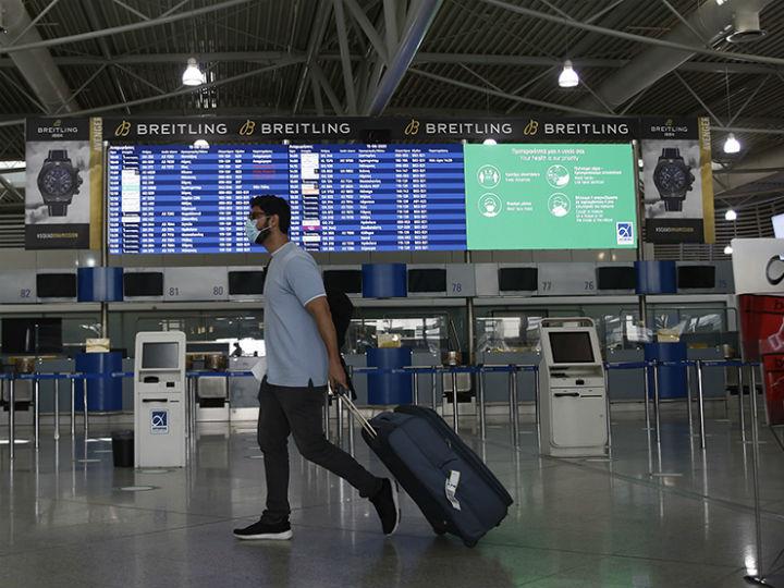 «Η πανδημία του κοροναϊού προκαλεί νέες αναταράξεις σ’ έναν κλάδο που ήδη από τον Σεπτέμβριο του 2019 είχε δεχθεί γερό πλήγμα με τη χρεοκοπία του ομίλου Thomas Cook.»