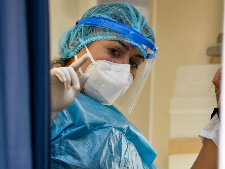 «Είναι φανερό ότι η έκταση της πανδημίας επιβάλλει έναν συνολικότερο αναπροσανατολισμό της στρατηγικής αντιμετώπισης των πανδημιών. Και αυτό απαιτεί να συγκροτηθεί τώρα ένα Επιχειρησιακό Πρόγραμμα Εφαρμογής, με συγκεκριμένους στόχους και με υπο-προγράμματα κατά κατηγορία και κατά περιοχή.»