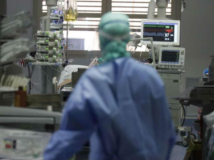 Με ποιο ηθικό (ίσως και νομικό) έρεισμα οι λοιμωξιολόγοι, αλλά κυρίως οι πολιτικοί, έκριναν ότι οι ζωές που θα χάνονταν από τον κορονοϊό ήταν περισσότερες ή πιο πολύτιμες από τις απείρως περισσότερες ζωές που θα κατέστρεφε το lockdown; 