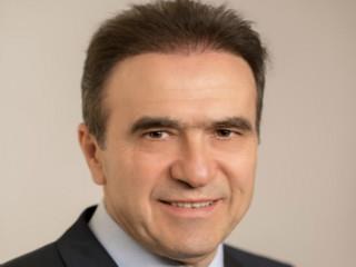 Απαραίτητη προϋπόθεση για να επιτευχθεί το αυτονόητο είναι μια οικονομική πολιτική που θα ενθαρρύνει και θα ενισχύει την επιχειρηματικότητα, με βασικούς άξονες τη μείωση των φορολογικών συντελεστών και των ασφαλιστικών εισφορών, καθώς και την παράλληλη χορήγηση κινήτρων για την προσέλκυση επενδύσεων.