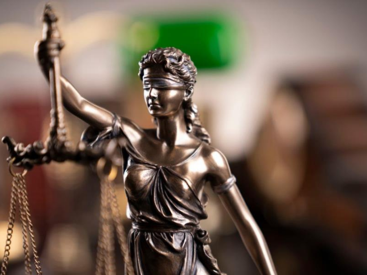 Σύμφωνα με το Δείκτη του οργανισμού WorldJusticeProject, το κράτος δικαίου υποχωρεί σε ολόκληρο τον κόσμο τα τελευταία χρόνια. Η υποχώρηση είναι γενική και ιδιαίτερα έντονη στους τομείς που προσδιορίζουν την εμπιστοσύνη των πολιτών στους κυβερνώντες.