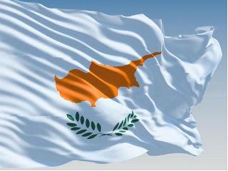 Ενώ η Τουρκία συνεχίζει τις παράνομες δραστηριότητές της στην ΑΟΖ (Αποκλειστική Οικονομική Ζώνη) της Κύπρου και η Ευρωπαϊκή Ενωση εμφανίζεται απρόθυμη να υιοθετήσει ουσιαστικές κυρώσεις εναντίον της, μια ιδέα που κυκλοφορεί τώρα ευρύτερα στη Λευκωσία για την επίλυση του κυπριακού προβλήματος είναι αυτή των δύο κρατών εντός της ΕΕ.Η αποδοχή δηλαδή ανεξάρτητου τουρκοκυπριακού κράτους, το οποίο όμως θα ενταχθεί ως πλήρες μέλος στην Ενωση. Θα συμμετέχουν έτσι και τα δύο κυπριακά κράτη και θα εφαρμόζονται μεταξύ τους οι ενωσιακές ρυθμίσεις, όπως π.χ. για την ελεύθερη κυκλοφορία ατόμων, αγαθών κ.λπ. Πρόκειται για μια πέρα για πέρα ανεδαφική αλλά και επικίνδυνη ιδέα-φενάκη.