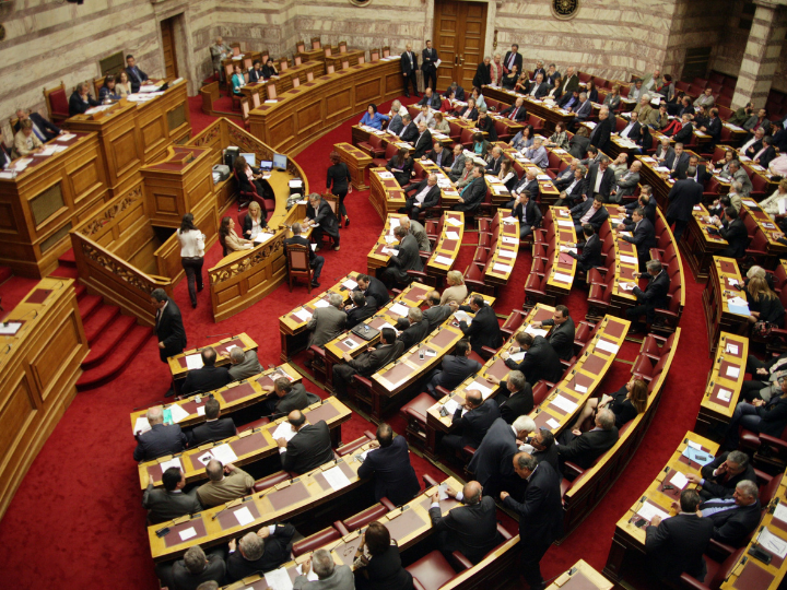 «Πέραν της όποιας πολιτικής ζημιάς τυχόν επωμίζεται η κυβέρνηση, και αυτή ενδιαφέρει την ίδια και την κυβερνώσα παράταξη, υπάρχει μία σαφώς σημαντικότερη ζημία η οποία άπτεται του τρόπου με τον οποίο εκλαμβάνουν την ισχύ των εκάστοτε μέτρων οι πολίτες.»