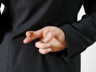 Μία συνωμοσία του ψεύδους κυβερνά την Ελλάδα και από τα πολλά ψέμματα που έχει προπαγανδίσει το πιο επικίνδυνα είναι αυτά που έχουν πιστέψει οι συνωμότες: το ταξίδι μακριά από την πραγματικότητα που ξεκίνησε τον Οκτώβριο του ’81 φαίνεται ότι φτάνει σε ένα νέο σημείο επώδυνης προσαρμογής.