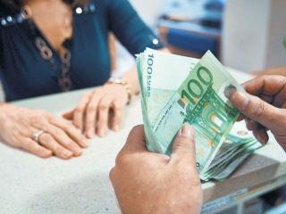 Η κυβέρνηση αυτή θα πρέπει κατά πρώτον να έχει προβεί σε ορθή διάγνωση του βασικού αιτίου που δημιούργησε το οικονομικό πρόβλημα της χώρας. Ήταν άραγε η δραστηριότητα του προέδρου της Ελληνικής Στατιστικής Αρχής (που διορίσθηκε τρεις μήνες μετά την υπογραφή του πρώτου μνημονίου) ή η ύπαρξη ενός διογκωμένου και αναποτελεσματικού κράτους που επί σειρά ετών προχωρούσε σε σταθερά διευρυνόμενο δανεισμό προς εξυπηρέτηση πελατειακών σχέσεων; 