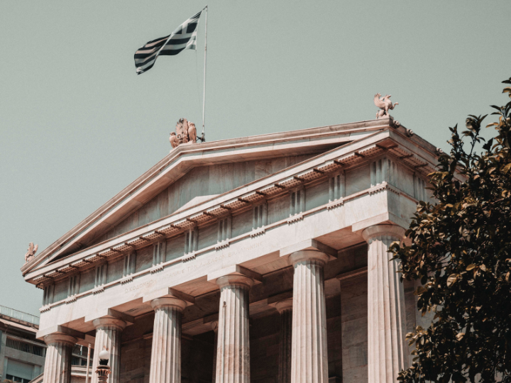 Κερδισμένοι πάντως, είναι χωρίς ιδιαίτερη περίσκεψη η ΝΔ, το ΚΚΕ και ολίγον το ΠΑΣΟΚ. Χαμένος ο ΣΥΡΙΖΑ. Οι μικροί δεν λογαριάζονται, μια και δεν τόλμησαν να κατεβάσουν υποψηφίους.