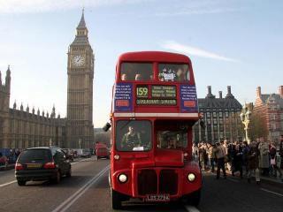 Ο προβληματισμός αρχίζει από την στιγμή που διαβάζει κανείς το άρθρο του βρεταννικού περιοδικού Prospect, το οποίο, υπό τον τίτλο «Ελληνικά δώρα στο πλημμυρισμένο από ελληνικό μετρητό χρήμα Λονδίνο», αναφέρει ότι ελληνικά φυγαδευμένα κεφάλαια στηρίζουν την λονδρέζικη κτηματαγορά.