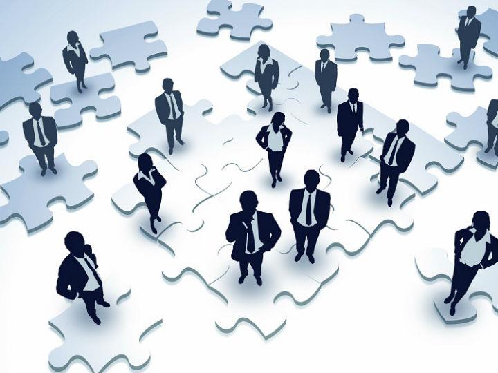 «Ο συγγραφέας υποστηρίζει μια υψηλής τεχνικής προσέγγιση, η οποία δίνει την πλήρη θέση της στη διάρκεια, στην ακρόαση και θέτει τον άνθρωπο πάνω από όλα σε αντίθεση με πολλές θεωρίες του μάνατζμεντ.»