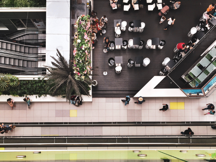 « Η κατανάλωση και η καλή ζωή των πολλών δεν δείχνει το πραγματικό λογιστήριο σε κάθε νοικοκυριό, γραφείο και επιχείρηση αυτής της χώρας.»