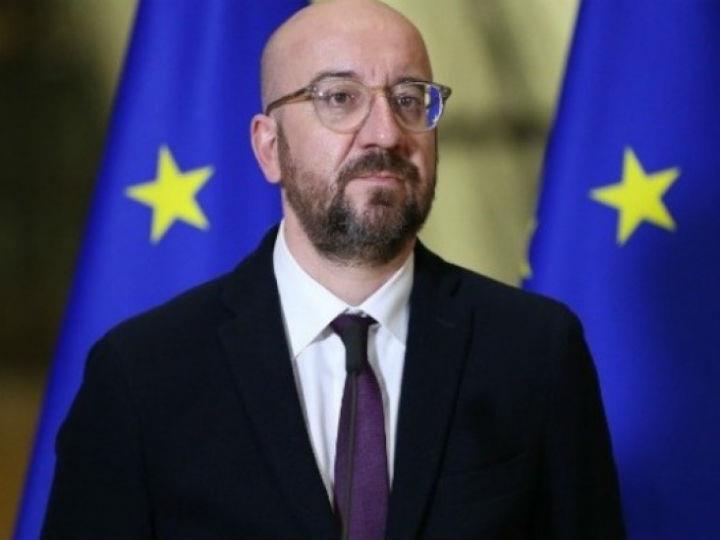 «Εκτός από το ζήτημα της Ανατολικής Μεσόγειου που θα τεθεί στο επίσημο δείπνο των 27 ηγετών, στο επίκεντρο των συνομιλιών θα βρεθούν μεταξύ άλλων οι σχέσεις ΕΕ-Κίνας, η υπόθεση του Αλεξέι Ναβάλνι, η Λευκορωσία, η κλιμάκωση στο Ναγκόρνο-Καραμπάχ και το Brexi.»