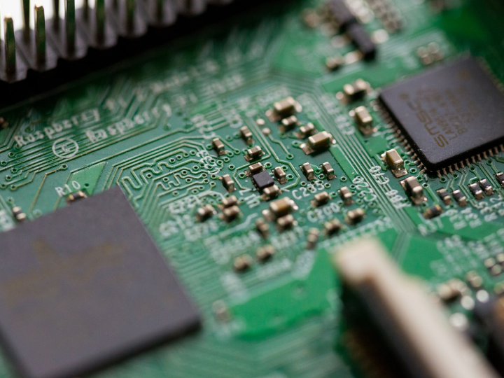 «Gartner: Η Samsung Electronics ανέκτησε την πρώτη θέση της παγκόσμιας αγοράς από την Intel, για πρώτη φορά από το 2018».