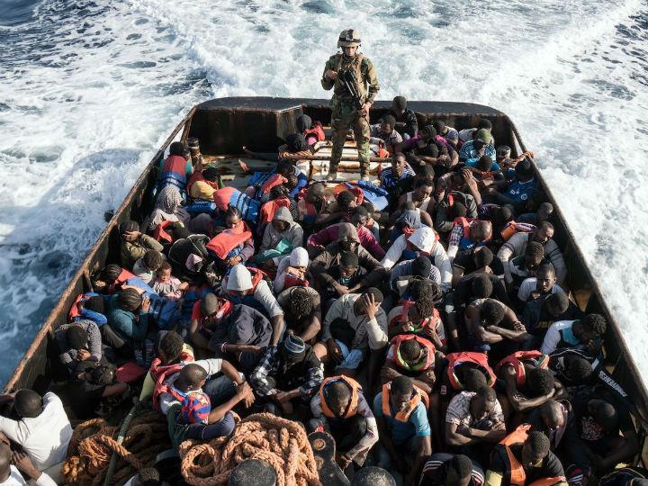 Ο αρχικός τίτλος του χαρτοφυλακίου που ανέλαβε ο Μαργαρίτης Σχοινάς, ήταν «προστασία του ευρωπαϊκού τρόπου ζωής» όπως η Von der Leyen το χαρακτήρισε, ωστόσο, υπό την πίεση της αριστεράς του Ευρωπαϊκού Κοινοβουλίου, άλλαξε τον όρο «προστασία» σε «προώθηση».