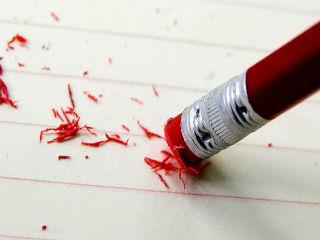 Η κρίση αυτή παρατείνεται για ανεπίτρεπτα μακρύ χρονικό διάστημα βυθίζοντας σε απόγνωση δημόσιους και ιδιωτικούς φορείς, επιχειρήσεις και άτομα.