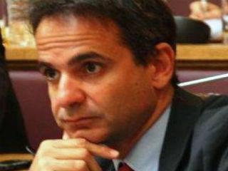 Ο Κυριάκος Μητσοτάκης θα μπει στο Μέγαρο Μαξίμου είτε με περίπατο θριάμβου είτε στηριζόμενος στα μικρά φιλοευρωπαϊκά κόμματα. Το ερώτημα είναι τι θα συμβεί μετά.