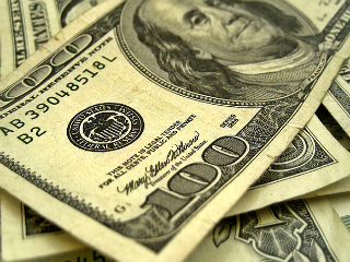 Χωρίς τον καπιταλισμό,οι κοινωνίες δεν θα προόδευαν, δεν θα αναπτύσσονταν. Χρειάζεται να τον κάνουμε πιο ανθρώπινο, πιο δίκαιο, πιο αναδιανεμητικό. Χρειάζεται να απαγκιστρωθούμε απο δόγματα ουτοπικά, παρόμοια με τις ουτοπικές επαναστατικές ρητορείες των λαικιστών. Χρειάζεται όμως να μην κλείνουμε τα μάτια σε αυτό που συμβαίνει με μεθοδικό τρόπο και εκπληκτική ακρίβεια εδώ και πολύ καιρό: οι ανισότητες αυξάνονται με τον ίδιο ρυθμό που αυξάνεται και ο κρυμμένος πλούτος των ισχυρών της γής.