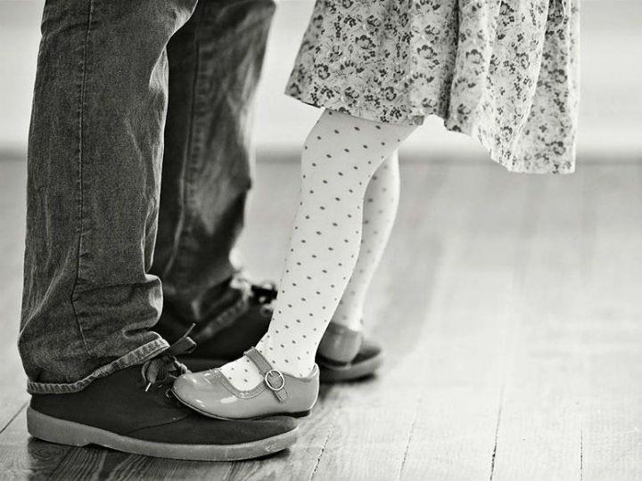 «Σε μία Χώρα, όπως η Ελλάδα που, λόγω δημογραφικού, απειλείται με αφανισμό είναι απορίας άξιον πώς θα συμβάλλουν στην ανατροπή της αρνητικής πορείας οι μονογονεϊκές οικογένειες και δη χωρίς Μάνα!»