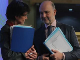 Αναφερόμενος στην απαντητική επιστολή της Κομισιόν, ο Δημ. Παπαδημούλης δήλωσε: «Η απάντηση της Κομισιόν είναι σε θετική κατεύθυνση - στις προτάσεις του πορίσματος της Επιτροπής Εμπειρογνωμόνων περιλαμβάνεται με σαφήνεια η επαναφορά ισχύος των συλλογικών διαπραγματεύσεων στην Ελλάδα, ως μέρος του ευρωπαϊκού κεκτημένου. Μένει να μετατραπεί και σε πράξη, μέσα από την ολοκλήρωση της συμφωνίας για το πρόγραμμα αξιολόγησης του Ελληνικού Δημοσιονομικού Προγράμματος.