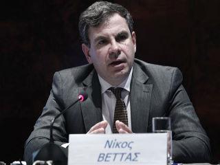 Ο γενικός διευθυντής του Ιδρύματος Οικονομικών και Βιομηχανικών Ερευνών κ. Νίκος Βέττας τονίζει ότι η αβεβαιότητα πλήττει καίρια την ελληνική οικονομία, παραλύει την επενδυτική δραστηριότητα και άρα τροφοδοτεί την ανεργία και βέβαια αυξάνει την κόπωση των εταίρων-δανειστών μας έναντι της χώρας μας. 