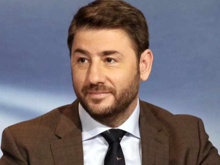 «Ο Σαλαχαντίν Ντεμιρτάς είναι όμηρος του Ερντογάν. Βρίσκεται εδώ και 4 χρόνια στη φυλακή χωρίς δίκη. Η σύλληψή του είναι το τίμημα του αγώνα για ειρηνική επίλυση του κουρδικού ζητήματος αλλά και για μία δημοκρατική Τουρκία που θα σέβεται τα ανθρώπινα δικαιώματα.»