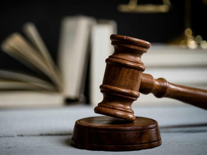Ο δικαστής Gorsuch, ένας από τους δύο εκλεκτούς του Τραμπ, συνέταξε τη γνώμη της πλειοψηφίας (6-3) ξεκαθαρίζοντας ότι οι «νομοθέτες» (της εποχής του Λίντον Τζόνσον) «μπορεί να μην φαντάζονταν» όλες τις συνέπειες του νόμου τους, αλλά, σήμερα, αρκεί το γεγονός ότι ο νόμος απαγορεύει διακρίσεις με βάση το φύλο, έστω και αν δεν αναφέρει τον σεξουαλικό προσανατολισμό.