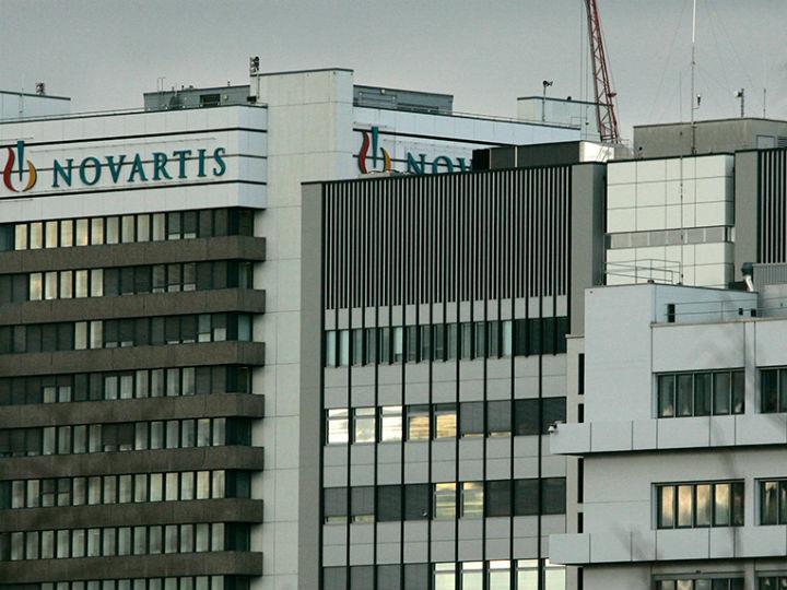 «Είναι εύλογο να υποθέσουμε προσωρινά (κατ’ αρχάς) ότι η εμπλοκή πολιτικών προσώπων του τομέα της υγείας σε αποφάσεις ενδιαφέροντος Novartis χαρακτηριζόταν από διαφθορά;»