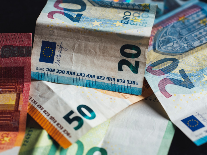 «Ελάχιστος συντελεστής φορολογίας εταιρειών 15% για τις μεγάλες πολυεθνικές».