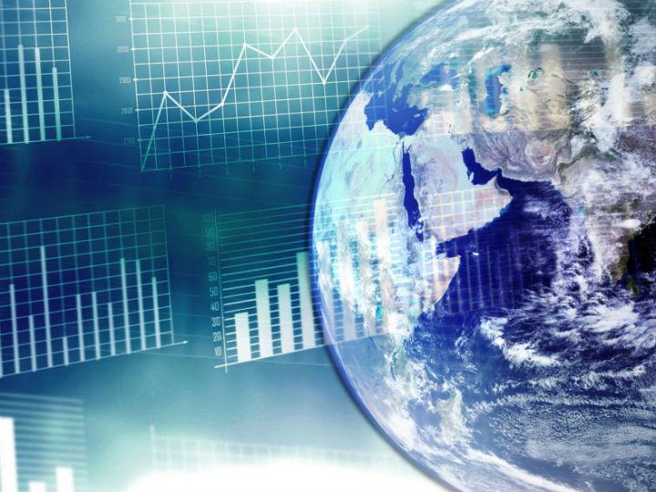 «Στην βιομηχανία, το μεγάλο πρόβλημα αφορά την τιμή της ενέργειας. Οι αρμόδιοι φορείς (ΣΕΒ, ΕΒΙΚΕΝ κλπ.) έχουν ήδη καταθέσει τις τεκμηριωμένες προτάσεις τους—στην κυβέρνηση εναπόκειται να τις υλοποιήσει σε συνεργασία με την ΔΕΗ. Η πτώση τις τιμής του πετρελαίου συνεισφέρει θετικά.»