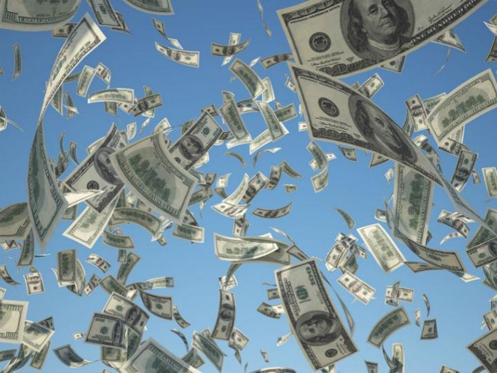 «Όσοι πολέμιοι της κευνσιανής οικονομικής φιλοσοφίας βιάζονται να αντιδράσουν διαβάζοντας την δαιμονοποιημένη φράση(κρατικές δαπάνες) ας κάνουν λίγο υπομονή διότι στο άρθρο του καθηγητή Μαραγκού θα ανακαλύψουν κρυμμένες υπεραξίες σε κομβικά σημεία της ανάλυσης του.»