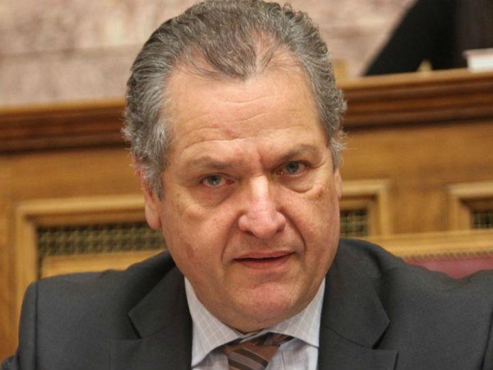 "Η κυβέρνηση έχει συμβιβαστεί με την προοπτική ενός οικονομικού Αρμαγεδδώνα διαρκείας και απλώς επιμελείται την παραμονή της στα πράγματα με την διαφημιστική της καμπάνια «Νούμερα» - «Πορίσματα» - «Επιδόματα»."