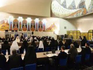 Στο πολιτικό στρατόπεδο την ίδια μέρα, ο Α. Τσίπρας αρχίζει σειρά επαφών με τους αρχηγούς των κομμάτων που εκπροσωπούνται στη Βουλή, προκειμένου να βρουν κοινό έδαφος στις προτεινόμενες συνταγματικές αλλαγές, καθώς και σε αυτές που αφορούν τον εκλογικό νόμο.