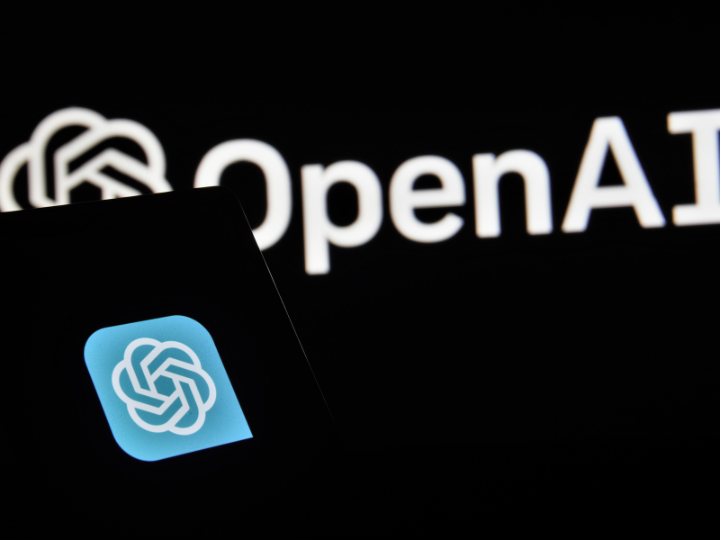 Σε αυτό το πλαίσιο, η OpenAI, η οποία δεν έχει ακόμη αποφέρει κέρδη, αναμένεται να έχει τεράστιες ανάγκες σε κεφάλαια, με τη Microsoft να είναι βασικός συντελεστής για τη χρηματοδότηση του κόστους ανάπτυξης προηγμένων εφαρμογών ΤΝ.