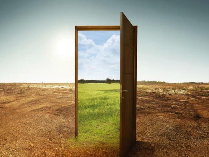 «Οι επικίνδυνες συνθήκες, που διαμορφώνονται, είναι πλέον ορατές και με επιστημονική τεκμηρίωση, αλλά οι ευθύνες για την αντιμετώπιση των αδιεξόδων δεν αναλαμβάνονται ούτε από το πολιτικό και τα υπόλοιπα κοινωνικά συστήματα ούτε από τις δομές της κοινωνίας πολιτών με επάρκεια, ενώ τα χρονικά περιθώρια εξαντλούνται.»