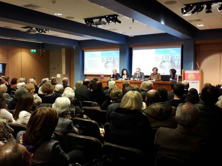 Από πανεπιστημιακής πλευράς η Νάνσυ Παπαλεξανδρή διετέλεσε αντιπρύτανης Ακαδημαϊκών Υποθέσεων και Προσωπικού στο Οικονομικό Πανεπιστήμιο Αθηνών, την περίοδο 2001-2007. Ήταν Διευθύντρια του Μεταπτυχιακού Προγράμματος στη Δ.Α.Δ. από την ίδρυσή του το 2002 ως το 2011, στο οποίο εξακολουθεί να δραστηριοποιείται ως Ακαδημαϊκή Συντονίστρια.