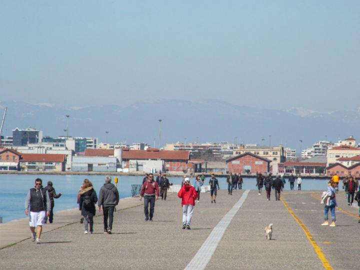 «Σε πολιτικό επίπεδο, οι έγκαιρες αποφάσεις της κυβέρνησης και οι περιορισμοί που επιβλήθηκαν, απέτρεψαν για την ώρα την εξάπλωση της πανδημίας στη χώρα μας. Η καθυστέρηση είναι το ζητούμενο για την επιστημονική κοινότητα, μια και το επερχόμενο καλοκαίρι, μπορεί να περιορίσει  σημαντικά την ανάπτυξη του κορονοϊού.»