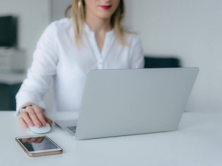Οι πωλήσεις υπολογιστών με δυνατότητες AI (AI-capable PCs) σημειώνουν εντυπωσιακή αύξηση, καθώς πλέον αντιπροσωπεύουν το 20% όλων των αποστολών υπολογιστών (το 3ο τρίμηνο του 2024), σύμφωνα με στοιχεία της Canalys.