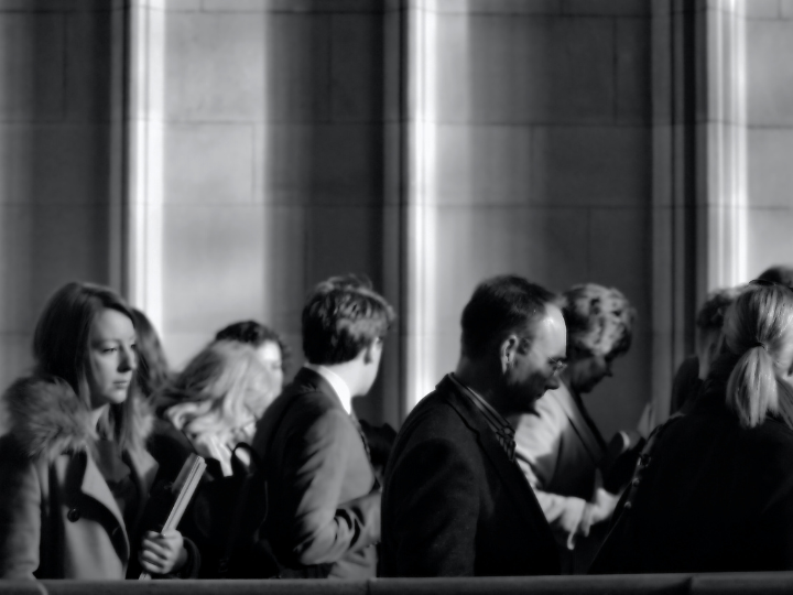 Μπορούν οι κοινωνίες να συνειδητοποιήσουν την αυτοκαταστροφική πορεία, που ακολουθούν και να αλλάξουν την κατεύθυνση της; Η απάντηση είναι πολύ δύσκολη, διότι ουσιαστικά πρέπει να αλλάξει το σύστημα κοινωνικής οργάνωσης και λειτουργίας, δηλαδή ο τρόπος ζωής.