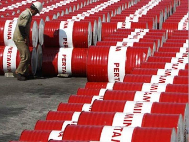 «Η πανδημία μπορεί λοιπόν και να μηδενίζει τις αξίες! Ένας μικροσκοπικός αόρατος ιός μπόρεσε να ισοπεδώσει την τεράστια σε βάθος αγορά πετρελαίου και να ισοπεδώσει τις τιμές.»