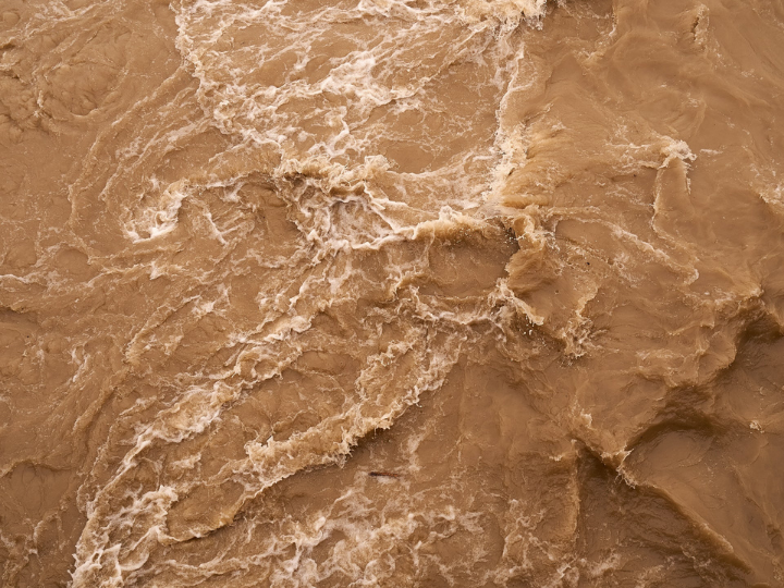 «Οι φυσικές καταστροφές που αντιμετώπισε πρόσφατα η χώρα μας εισάγουν πιεστικά στη δημόσια συζήτηση τα συνδεόμενα ζητήματα της επαρκούς προετοιμασίας, της αποτελεσματικής διαχείρισης/αντιμετώπισης και της ταχείας και Ορθής αποκατάστασης των ζημιών.»