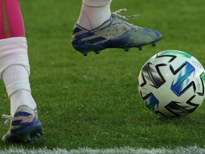 «Πέρα από οικονομική δραστηριότητα, ο αθλητισμός είναι και πηγή κοινωνικής ζωής. Ιδιαίτερα δε το ποδόσφαιρο, για πολλούς θεωρείται αν όχι πρώτη, σίγουρα δεύτερη θρησκεία.»